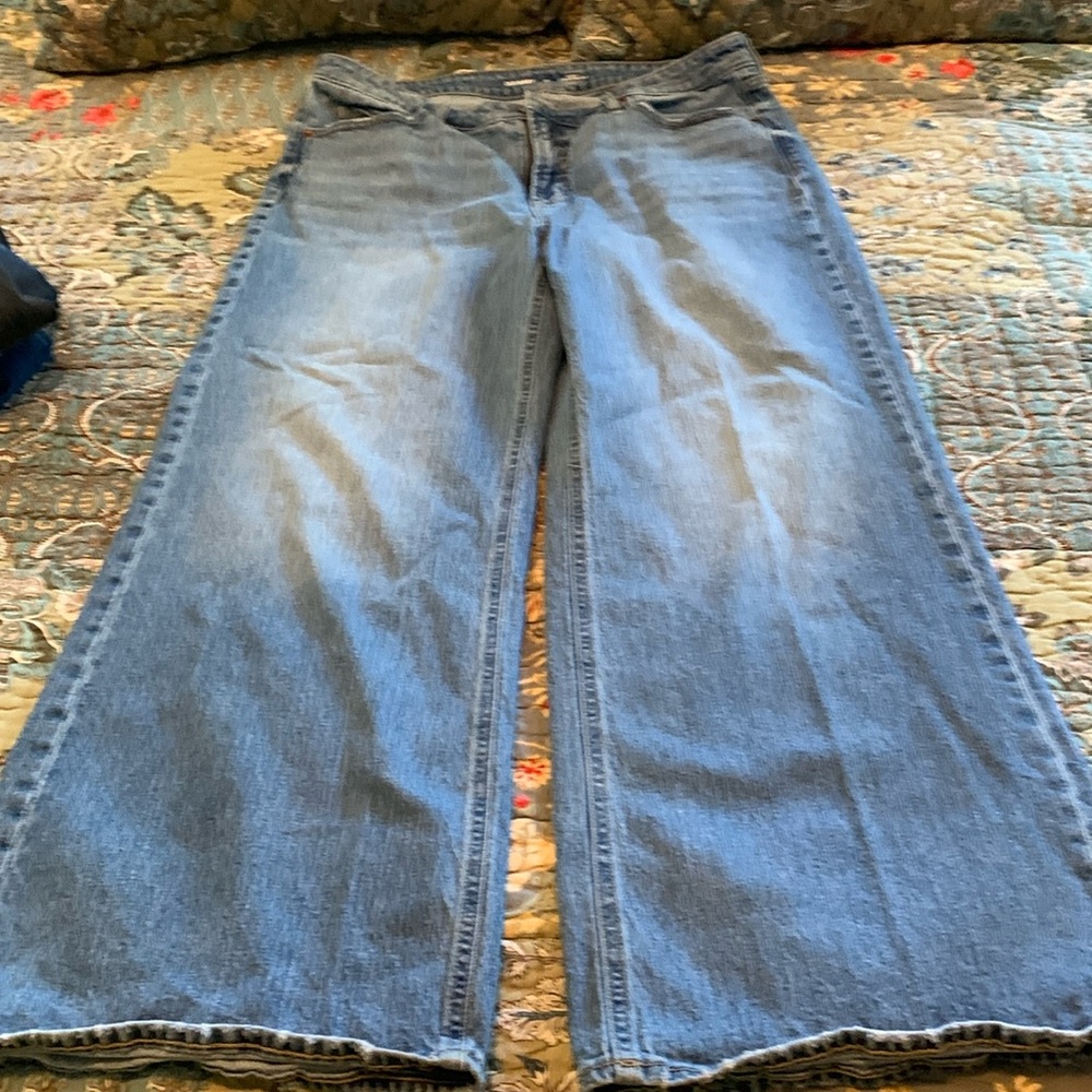 Old Navy Ex High-Rise A-Line Wide-Leg, secret smooth pockets, Jeans Size 16, 29L